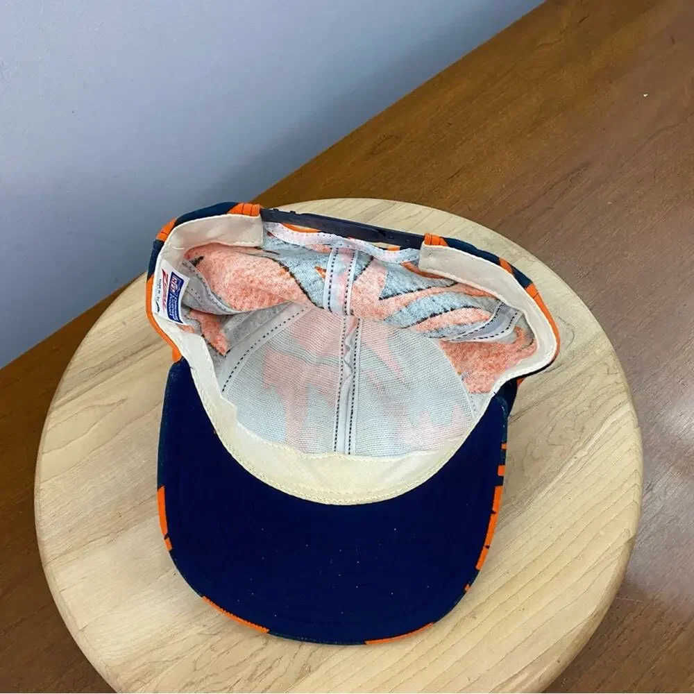 ZUBAZ VTG NFL CHICAGO BEARS STRIPED STRAPBACK MENS HAT‎ AOP MADE IN USA